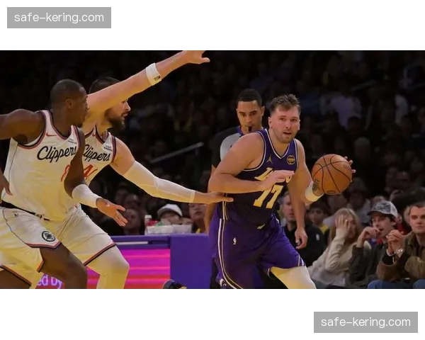 东契奇单节17分开局强势，湖人进攻发起过度依赖持球核心